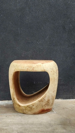 PED012- Pedestal girito de Saman 50x50cmh