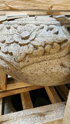 PIE235- Maceton de piedra labrado 60x30cm - comprar online