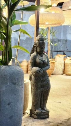 PIEB03B- Escultura Dewi con cantaro de piedra 1,50m - comprar online