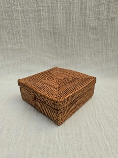 RRR245 - Caja de ratan halus cuadrada 12x12x6cm