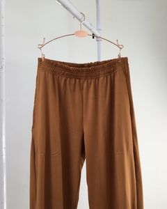 PANTALON MEDITAR TOSTADO - comprar online