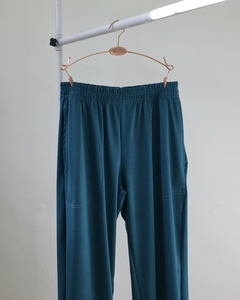 PANTALON MEDITAR PETROLEO - comprar online