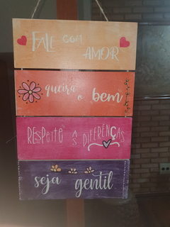 Placas decorativas com frases na internet