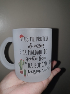 Caneca Deus me proteja de mim