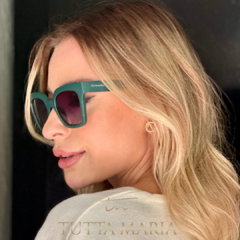 Óculos Eliza verde lente cinza degradê - comprar online