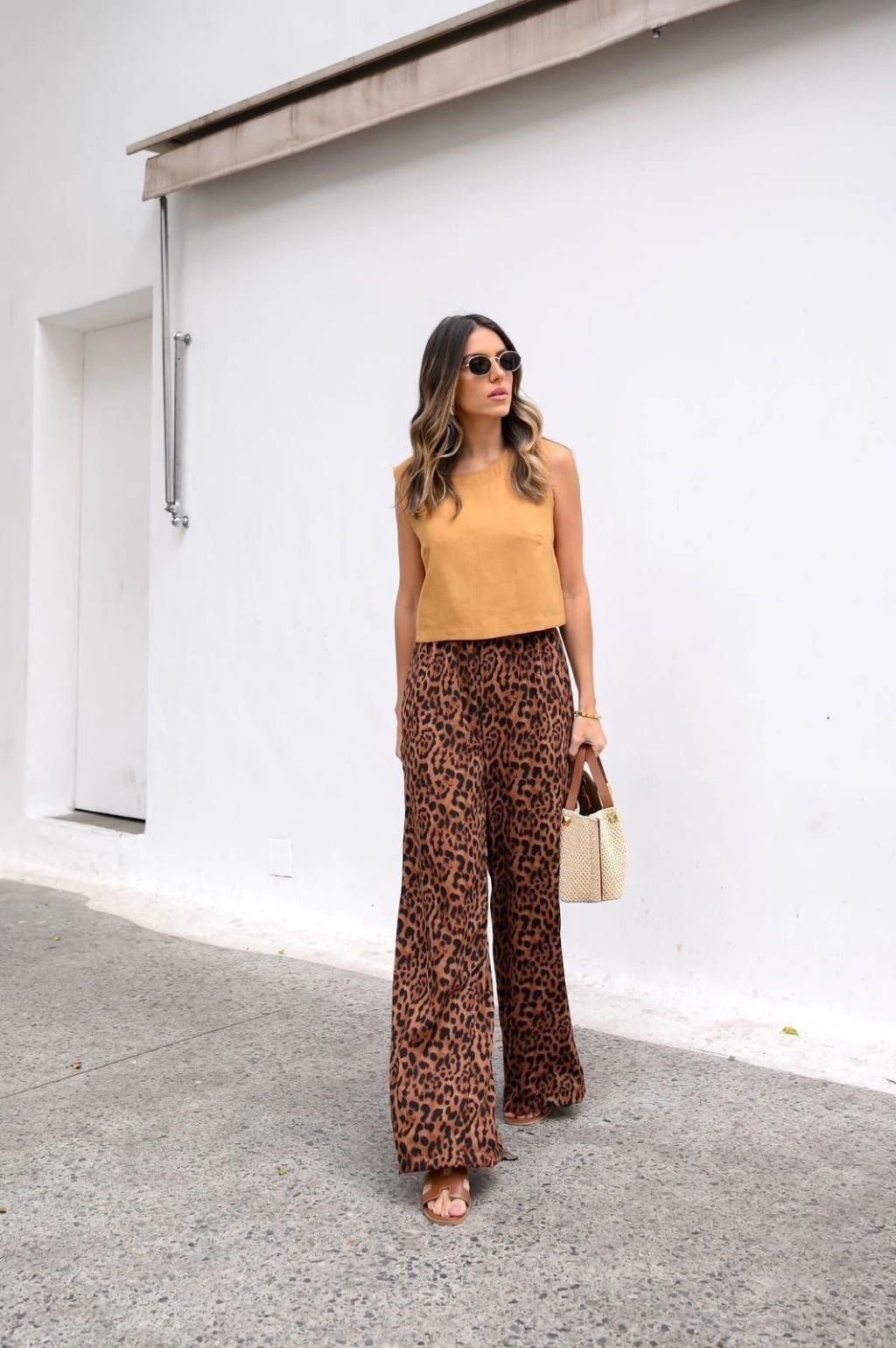 Calça wide leg animal print