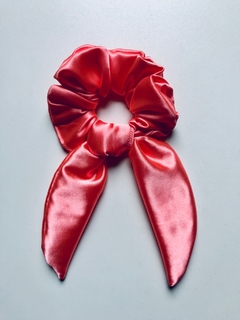 Imagem do SCRUNCHIE DE CETIM COM LAÇO