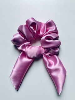 SCRUNCHIE DE CETIM COM LAÇO - loja online