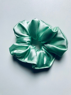 SCRUNCHIE DE CETIM SEM LAÇO - comprar online