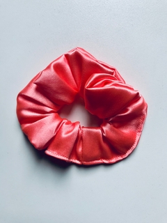 SCRUNCHIE DE CETIM SEM LAÇO na internet