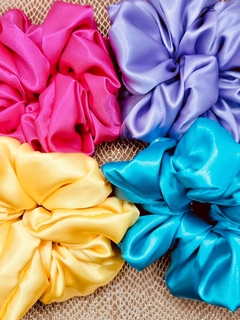 SCRUNCHIE DE CETIM SEM LAÇO - comprar online