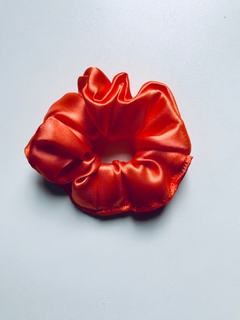 SCRUNCHIE DE CETIM SEM LAÇO na internet