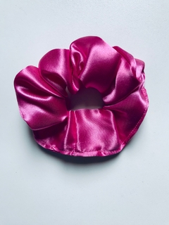 SCRUNCHIE DE CETIM SEM LAÇO