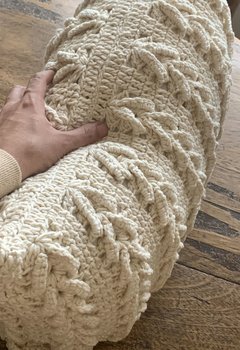 Almofada Trança - Crochê manual na internet