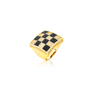 Anel luxo xadrez cravejado com zircônias brancas e negras folheado em ouro 18k