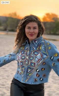 Campera de jean con tigre chamanico y geometria pintada a mano Oiá Vaimbora en internet