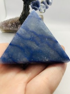 Pirâmide de Quartzo Azul - CristalMagia