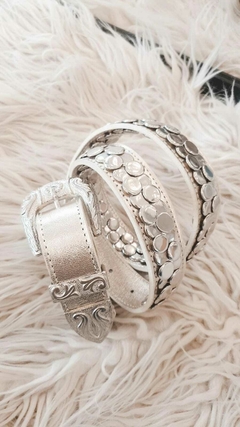 Cinturón Vesna oro blanco