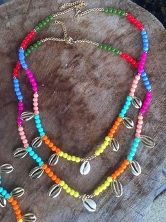 Colar Colorido beads com búzios