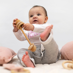 barra didáctica madera montessori sonajero mordillo