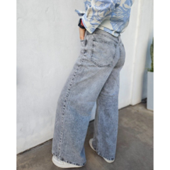 Jean Mega Wide Gris en internet