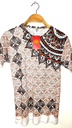 camiseta indiana mandala dourada com branco