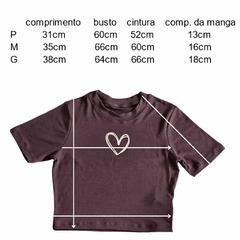 Blusa Cropped Coração Marrom na internet