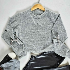 blusa feminina em malha tricô ciza com lacinho nas mangas - comprar online