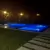 piscina con luz led pooled