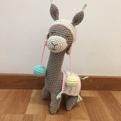 Llama con gorrito - comprar online