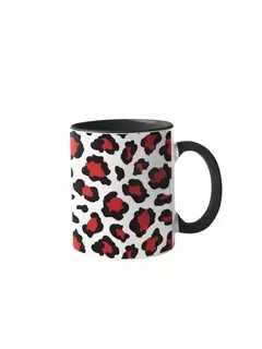 Caneca de porcelana com estampa de animal print em preto e vermelho sobre fundo branco