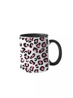 Caneca de porcelana com estampa de animal print em tons de rosa e preto.