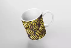 Caneca com design abstrato de bolas em amarelo e preto, vista lateral.