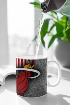 Caneca Miami Heat mod 4 na internet