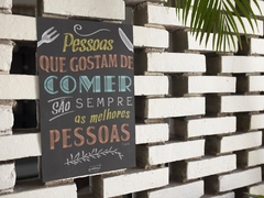 Placa MDF 3mm A4 Mensagem Pessoas que gostam de comer são sempre as melhores pessoas mod34 - comprar online