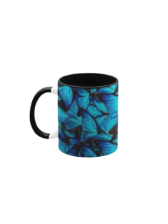 Caneca decorada com borboletas azuis e interior preto, perfeita para uso diário.