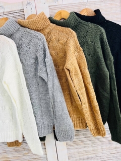 Sweater polera frizado con trenzas (T. Aprox: M/L)