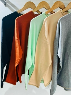 Sweater de bremer cuello redondo con brillo (Aprox. L/XL)