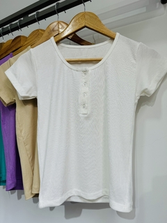 Remera corta básica dama con botones (T. Aprox: M/L) - comprar online