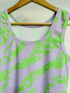 Musculosa estampada lila y verde (T. APROX S/M) en internet