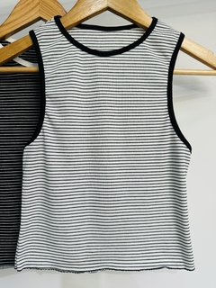 Top musculosa rayada (T. APROX S/M) en internet