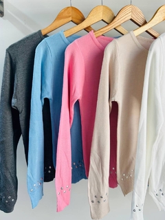 Sweater de hilo con tachas (Talle Aprox. S/M) - comprar online