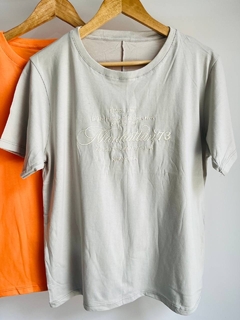 Remera algodón bordada manhattan (TALLE APROX L/XL) - comprar online