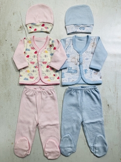 Set de bebé en bolsita algodón puntilla (Batita, ranita y gorrito)