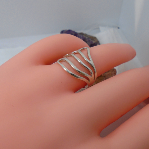 AN 204 Anillo calado de Plata en forma de ondas