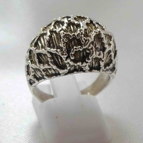 AN 020 Anillo alto macizo de Plata