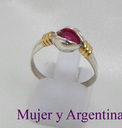 AN 101 Anillo Plata con Oro con piedra central color magenta/rosa