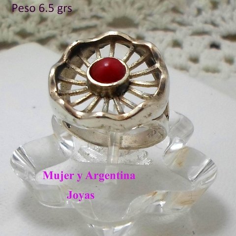 AN 047 Anillo redondo calado con piedra Jade Rojo