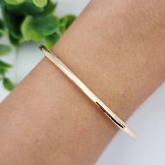 Bracelete liso banhado a ouro 18k