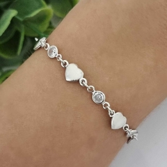 Pulseira corações e zircônias banhada em ródio branco